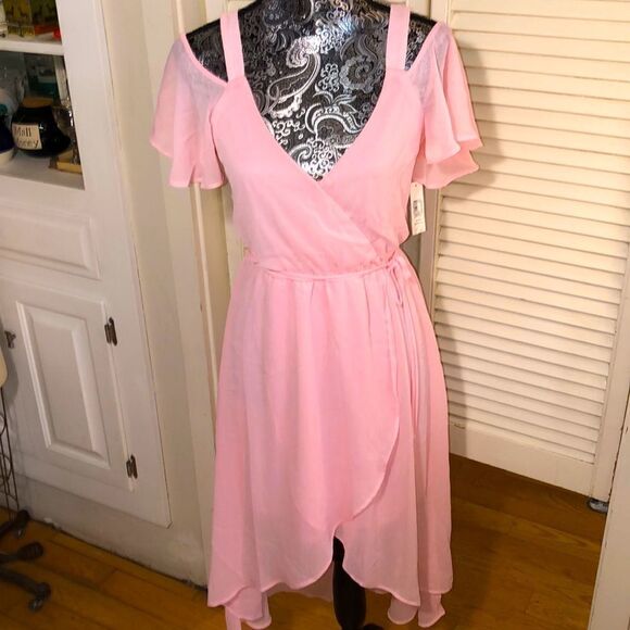 NWT Off Shoulder Hi Lo Chiffon Dress in Perfect Pink - Picture 1 of 13